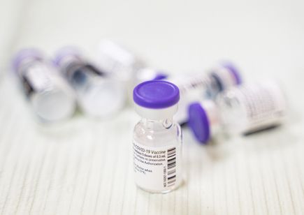 OHSU staff receive COVID-19 vaccine