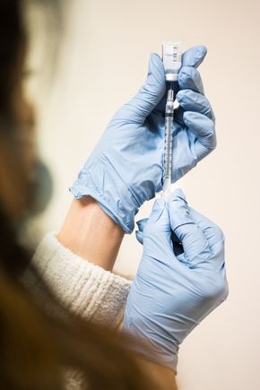 OHSU staff receive COVID-19 vaccine