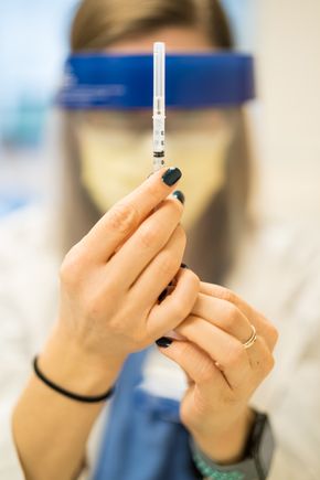 OHSU staff receive COVID-19 vaccine
