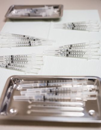 OHSU staff receive COVID-19 vaccine