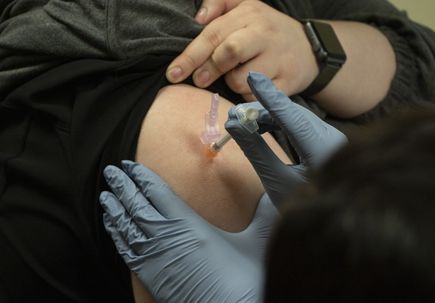 OHSU staff receive COVID-19 vaccine