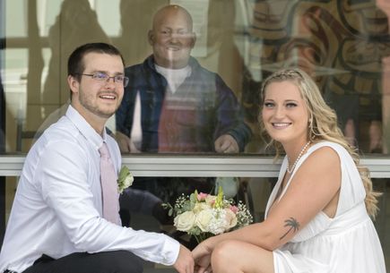 Couple weds at OHSU