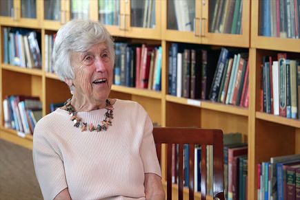 Pioneering VA and OHSU neuro-psychologist Muriel Lezak, Ph.D., professor emeritus of neurology and psychiatry, OHSU School of Medicine, in the OHSU Neurology Library for an oral history interview in 2016 with the OHSU Historical Collections & Archives. Lezak died in October at age 94.