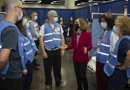 Governor Visits All4Oregon COVID-19 Vaccination Site