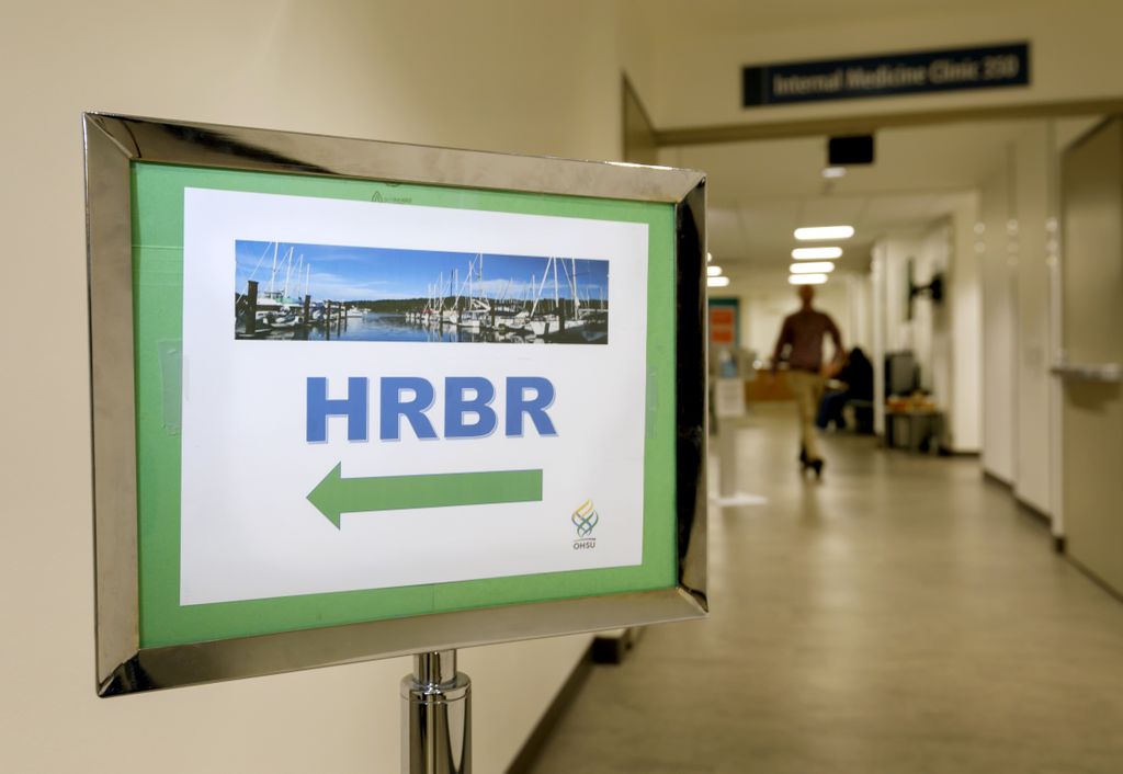 Sign points to OHSU walk-in clinic for opioid treatment.
