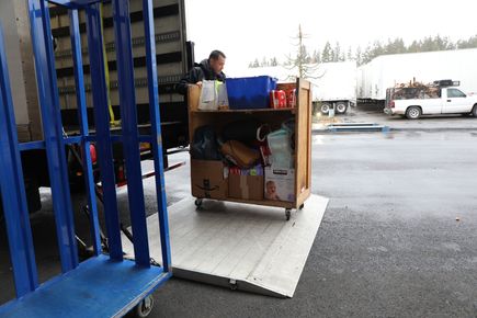 20220412 OHSU Ukraine Donation Drop 15