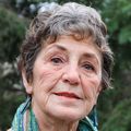 Barbara Klausman, de 76 años, de Vancouver, Washington, se encuentra entre los participantes que se comprometieron a recibir infusiones regulares de forma mensual o quincenal durante cuatro años. (OHSU/Christine Torres Hicks)
