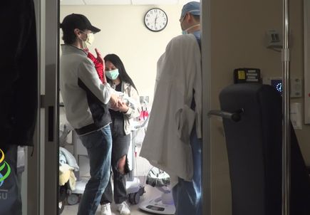 B-ROLL: OHSU NICU Fetal Therapy Patients with Doctors