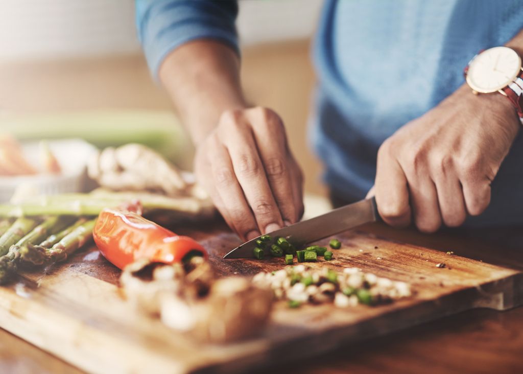 Los investigadores de OHSU sostienen que una dieta baja en grasas es beneficiosa para personas que tienen esclerosis múltiple. (Getty Images)