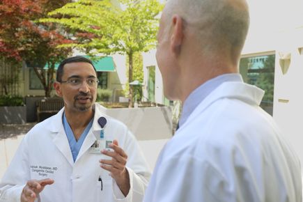 médicos de quirófano híbrido en OHSU