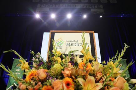 OHSU dará la bienvenida a nuevos estudiantes de medicina en la Ceremonia anual de los guardapolvos blancos 