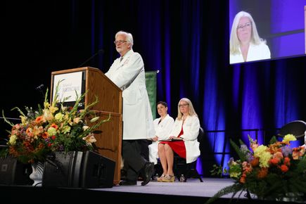OHSU da la bienvenida a la promoción 2027 de medicina