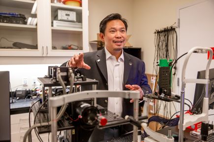 El Dr. David Huang, Ph.D. recibe el Premio Lasker por la transformadora tecnología de imágenes 