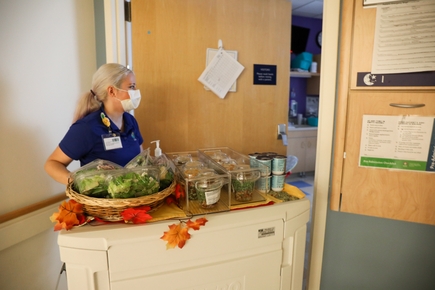 OHSU, food pantries work together to address food insecurity among patient families