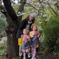 Valerie Clappison con sus nietas