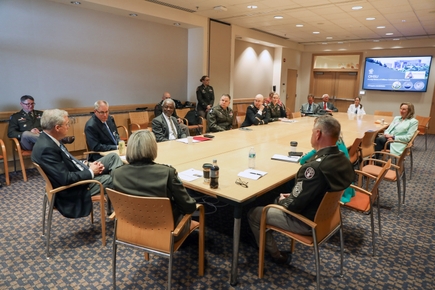20240409 Army surgeon general visit 30