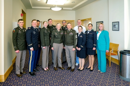 20240409 Army surgeon general visit 32