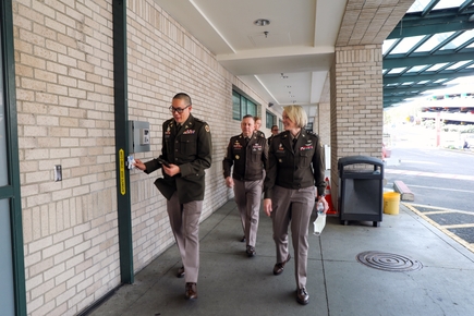 Visita del cirujano general del ejército de EE. UU. a OHSU