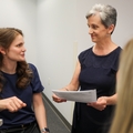 Un nuevo estudio de Sue Aicher, Ph.D. y Brooke Harkness, O.D. de OHSU