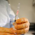 Study: Single experimental shot reduces HIV levels 1,000-fold