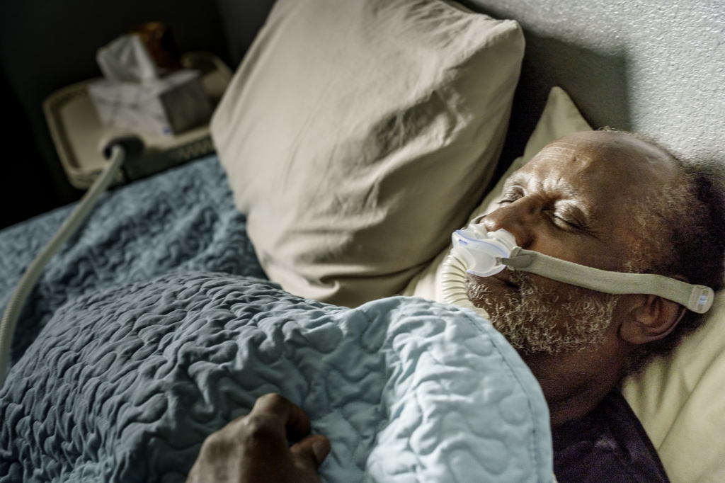 Un nuevo estudio que analiza millones de historiales médicos electrónicos revela que la apnea obstructiva del sueño sin tratamiento aumenta el riesgo de enfermedad de Parkinson. (Getty Images)