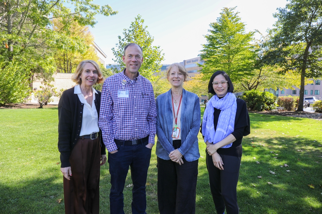 El Alzheimer’s Disease Research Center de OHSU (Centro de Investigación de la Enfermedad de Alzheimer de OHSU) ha recibido un apoyo financiero federal renovado para avanzar en la investigación y la atención de las personas con Alzheimer y demencias relacionadas. El liderazgo del centro incluye, de izquierda a derecha, a Allison Lindauer, Ph.D., NP, Kevin Duff, Ph.D., Dra. Lisa Silbert y Dra. Miranda Lim, Ph.D. (OHSU/Christine Torres Hicks)