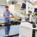 OHSU es el primero en Oregón en usar dispositivo robótico para columna
