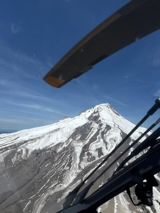 El equipo quirúrgico de campo de OHSU se traslada por vía aérea para atender a pacientes atrapados en el lugar del incidente