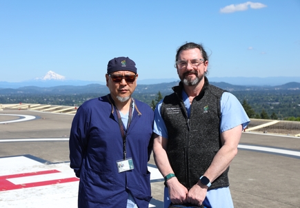 El equipo quirúrgico de campo de OHSU se traslada por vía aérea para atender a pacientes atrapados en el lugar del incidente