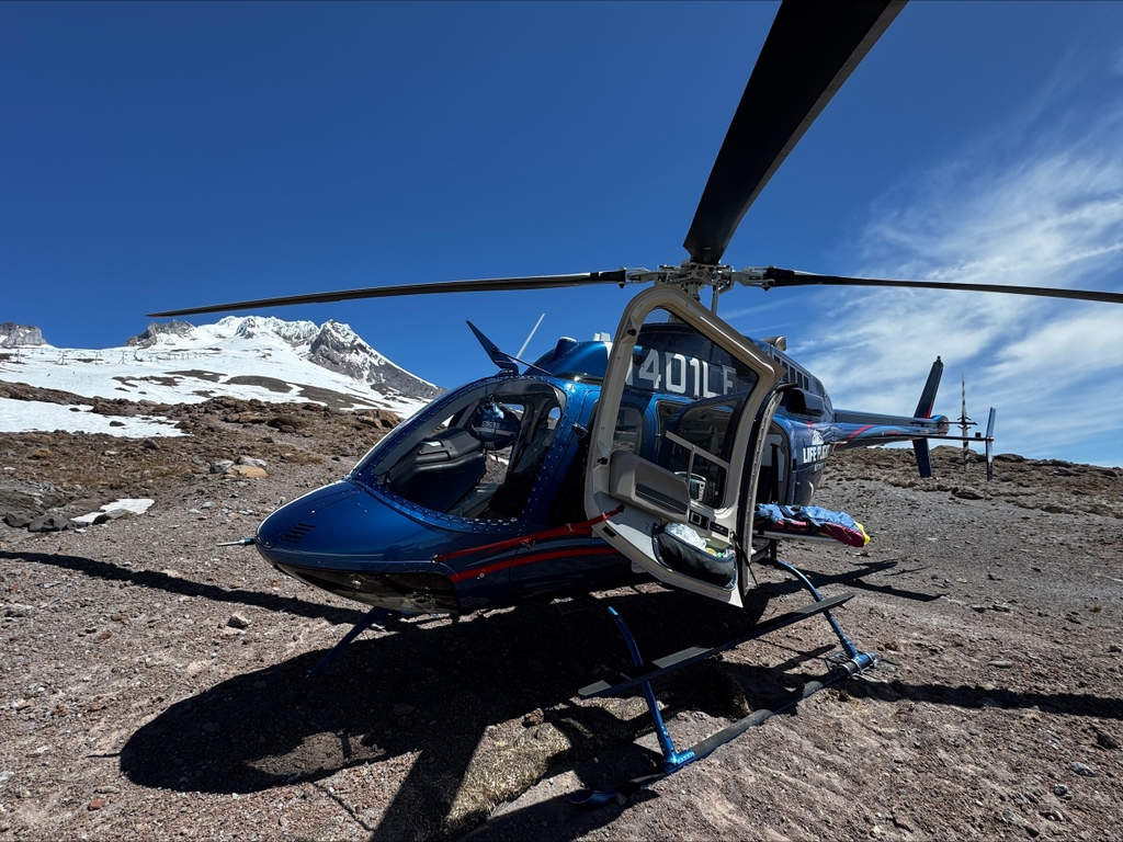 El equipo quirúrgico de campo de OHSU se traslada por vía aérea para atender a pacientes atrapados en el lugar del incidente