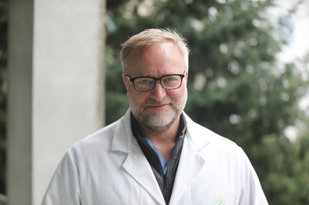 C. Kristian Enestvedt, M.D., FACS (OHSU)
