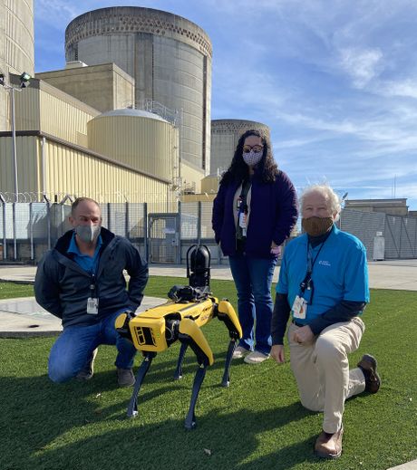 2022-0405-robot-dog.group