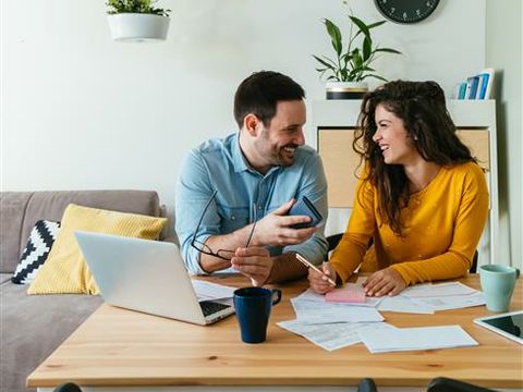 Wake Up Call iHeart: John Larson, Vice President of Human Capital Solutions at Conduent shares some steps you can take now to start saving money in 2023