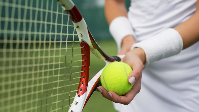 Tips to avoid and treat tennis injuries