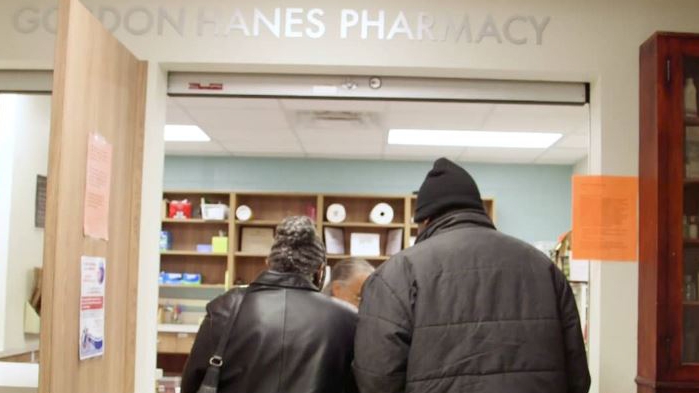 A909~CrisisPharmCrop