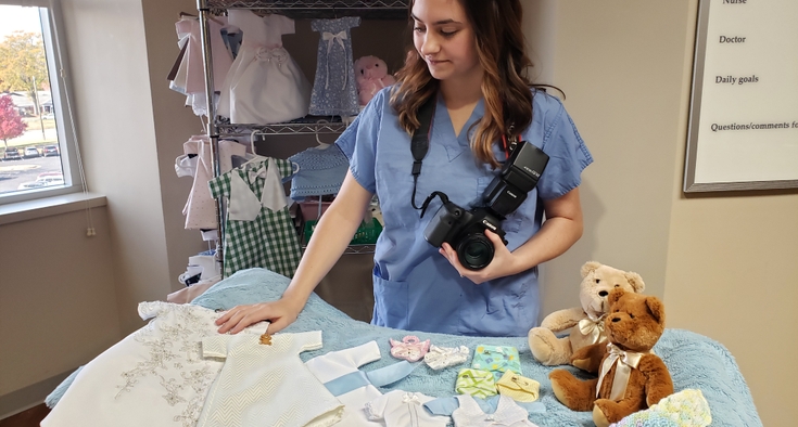 Nurse honors stillborn babies with a lasting image