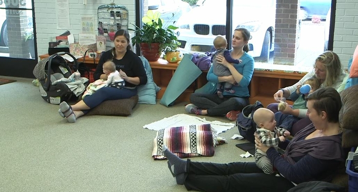 Lactation consultants focus on helping -- not judging -- moms