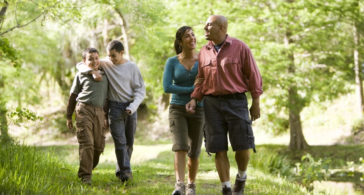 2470_Latino-Female_Male_Children-Hiking_Outdoors-lifestyle_ORIGINAL