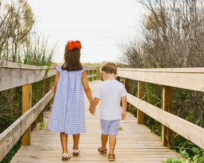 Lauren Dungan kids  at beach