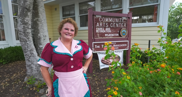 She’s singing on stage. Even with stage 4 cancer.