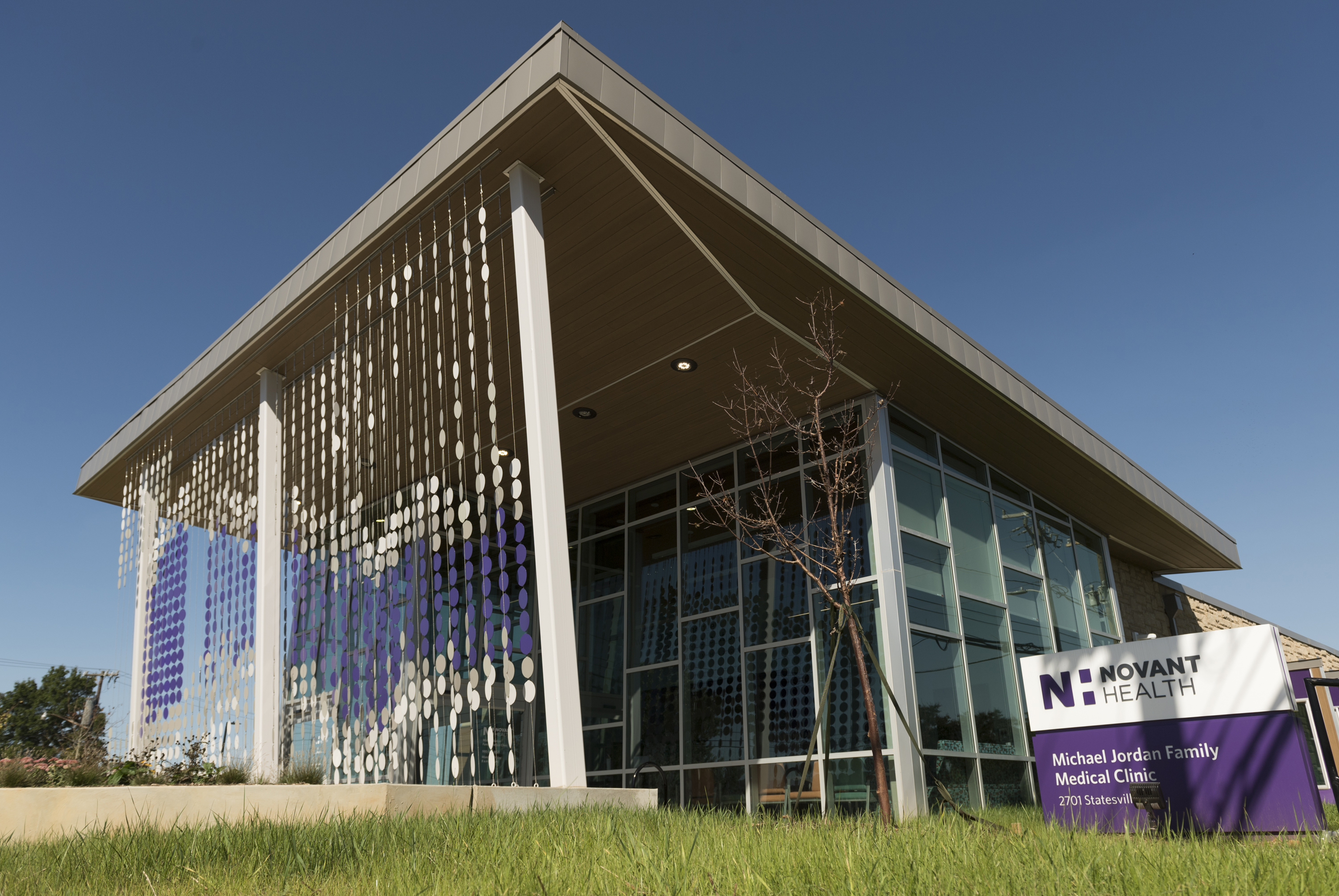 NH_MichaelJordanClinicNorthend_Exterior