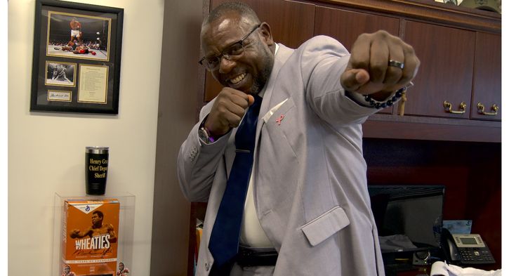 Shoulder replacement got the sheriff’s No. 2 back in action