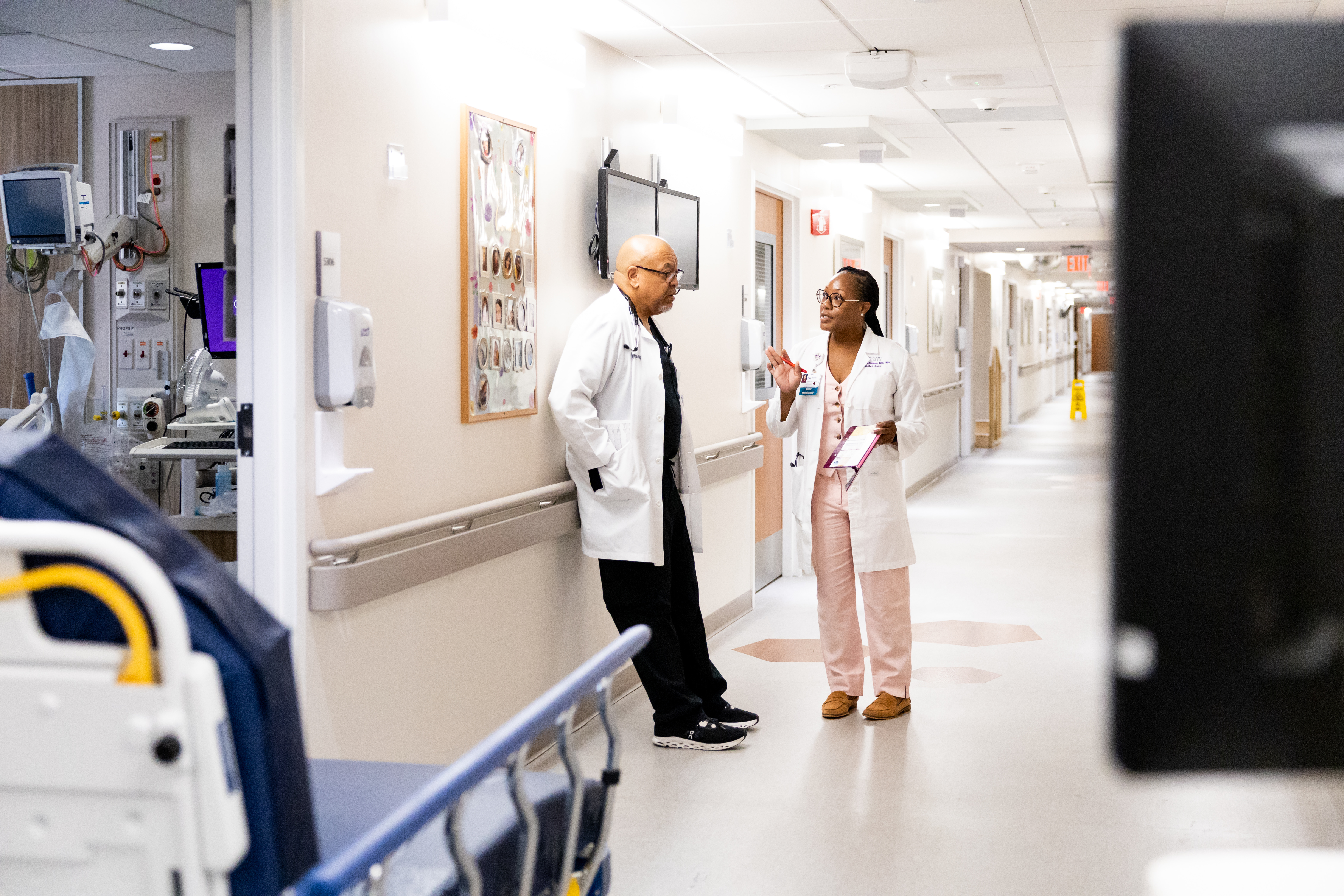 Chatman consulting with nephrologist Dr. Joel Bruce