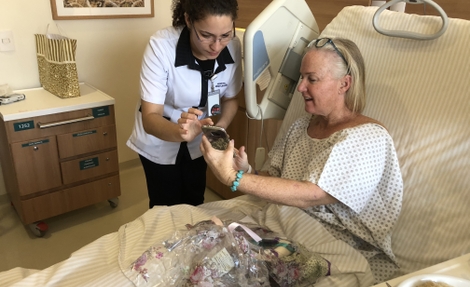 Talking_with_the_nurse_Beatrice_using_Googe_Translate_They_shared_everything_from_the_personal_to_the_pain_level_this_way1