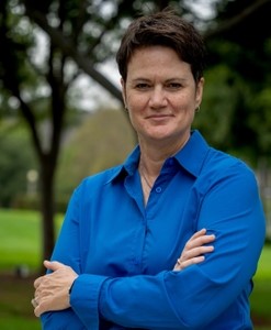Nicole Stelter Headshot