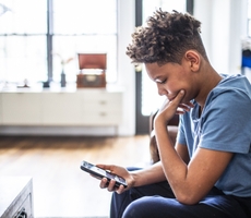 Unplugged During the Holidays: Tips for Engaging Young Minds Beyond Screens and Social Media