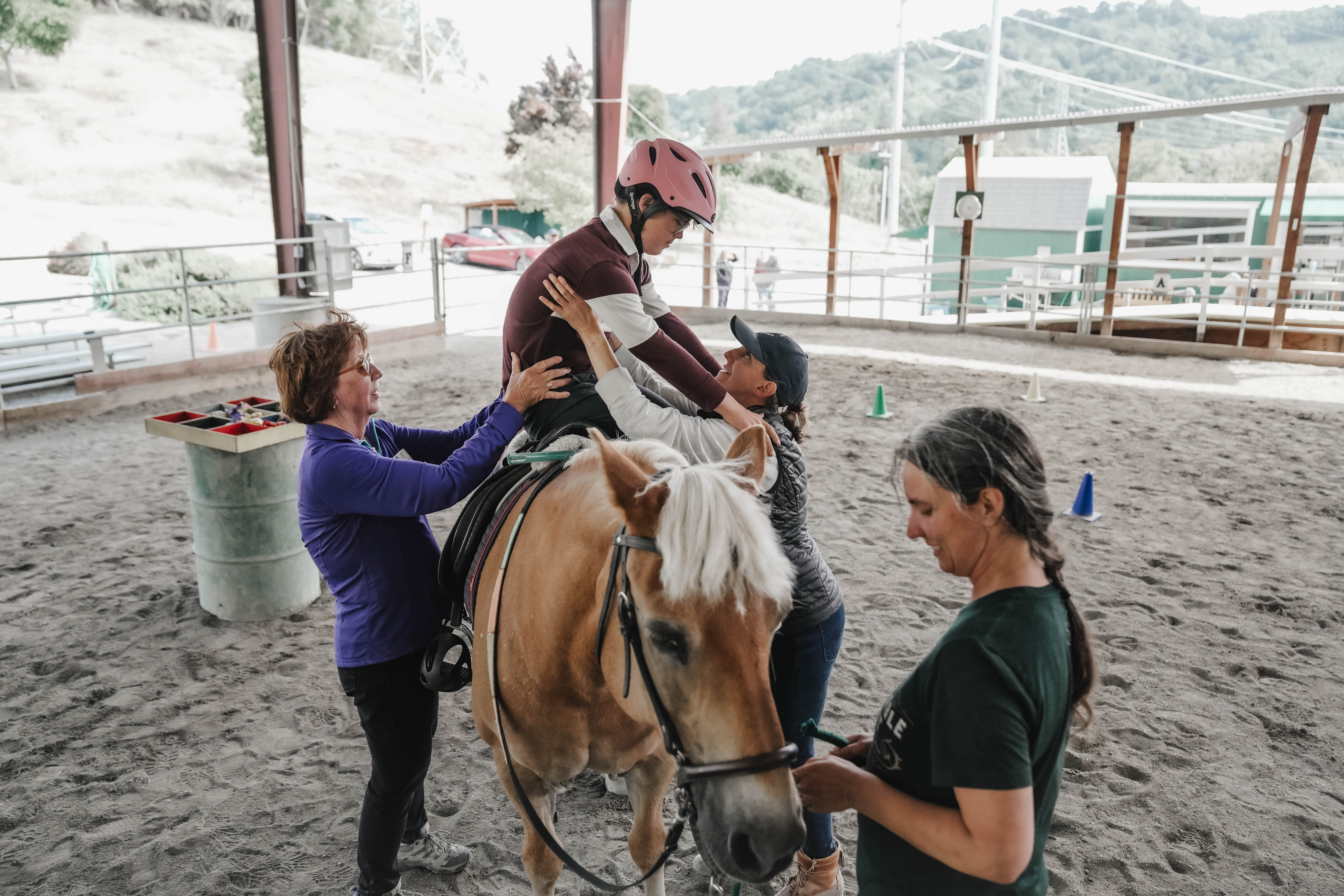 Xenophon-Therapeutic-Riding-Center-Simon Dismounts -132