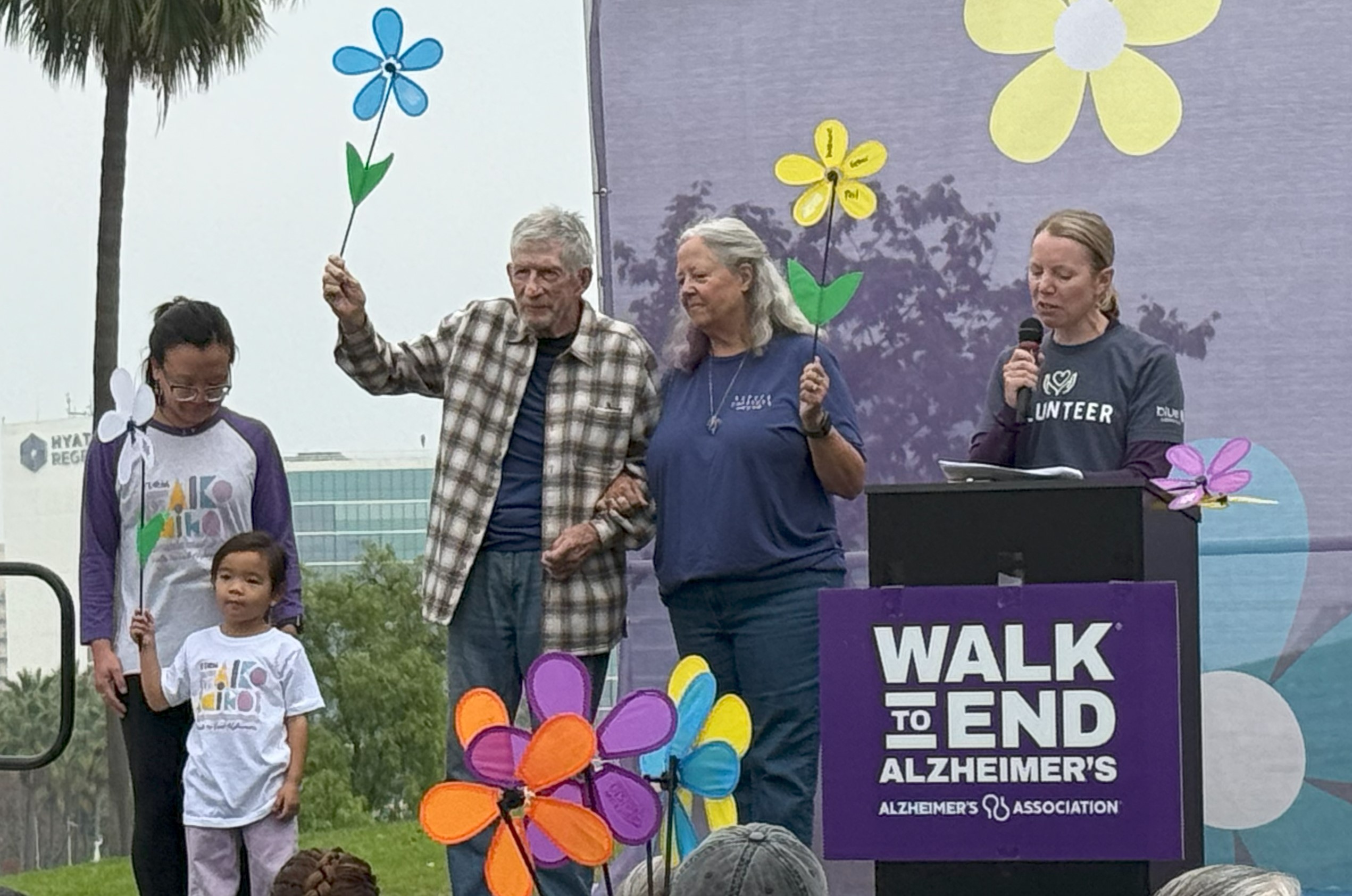 Copy of Amanda Lasik Blue Shield and Promise Garden CeremonyG_7934