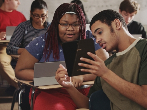 Students on tablet 