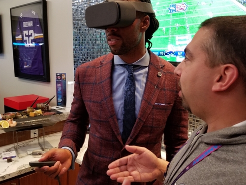 NFL's Larry Fitzgerald tries VR over 5G 
